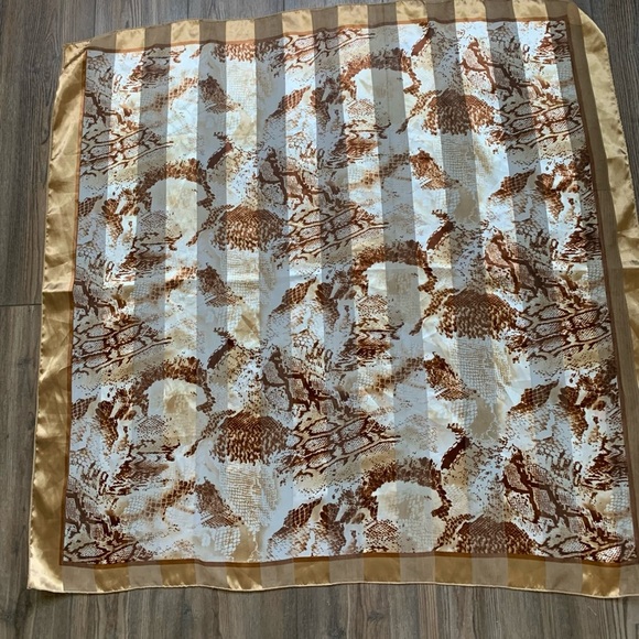 Elegant Gold and Brown scarf - Picture 4 of 4